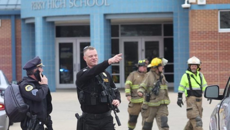 Varios heridos de bala en un tiroteo en un colegio secundario en Estados Unidos