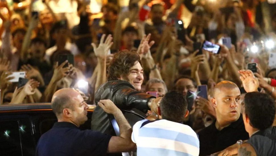 Una multitud recibió al presidente Milei en Mar del Plata