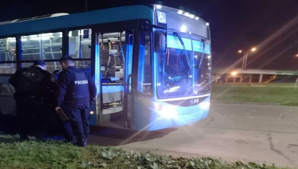 Atacaron dos colectivos en Rosario en menos de un hora