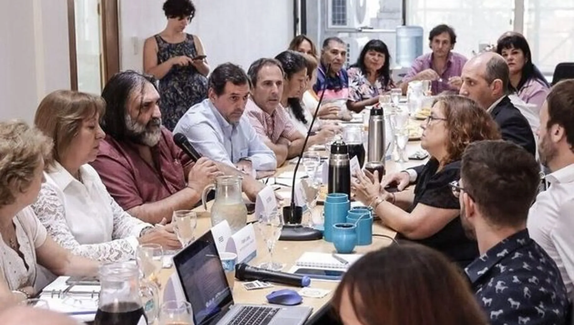 Paritaria docente: la provincia ofreció un aumento del 9% en 2 cuotas ...
