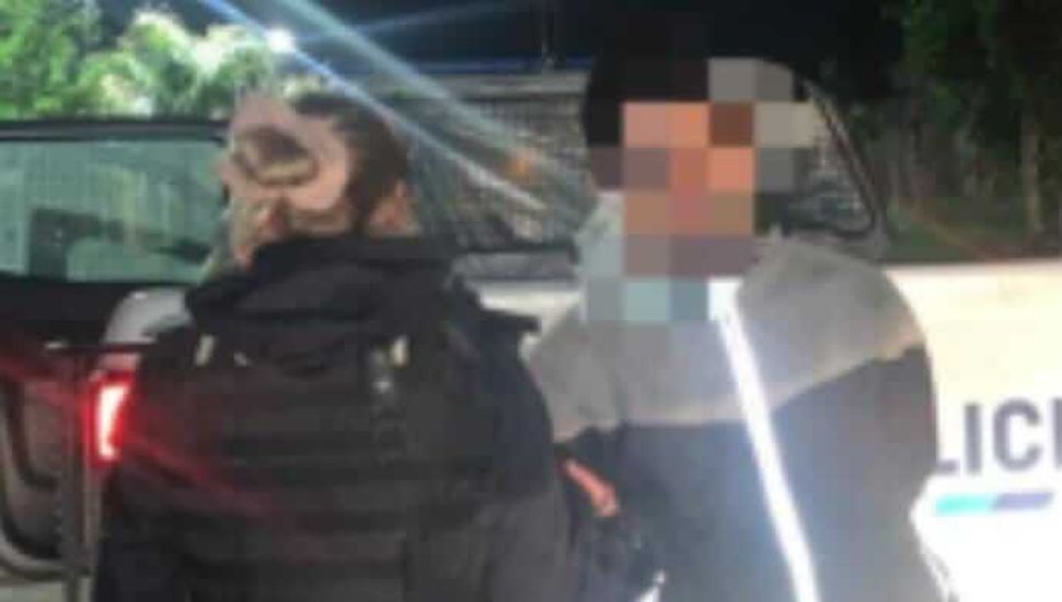 Un hombre fue aprehendido por agredir a su pareja con golpes de puño