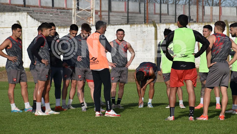 Con qué plantel regresó Douglas a los entrenamientos