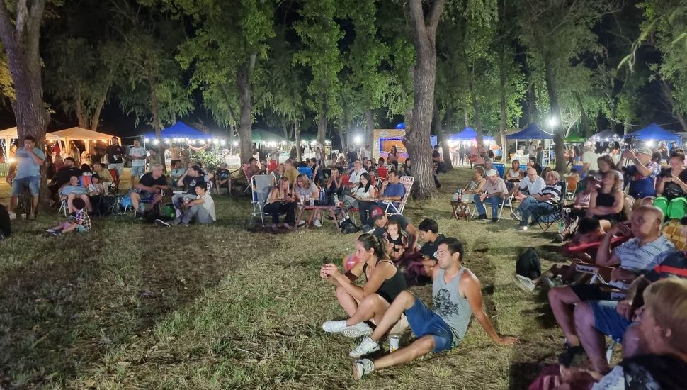 Rojas vivió la Varieté musical en el Club de Pescadores