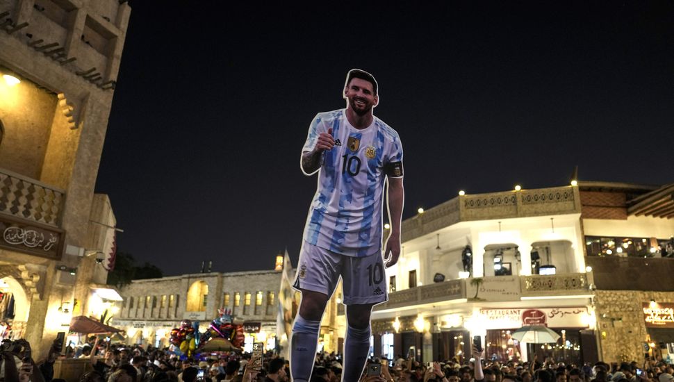 Los argentinos hicieron el último banderazo en Qatar