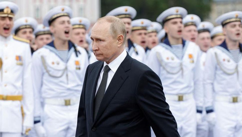 Putin muestra toda su ambición naval