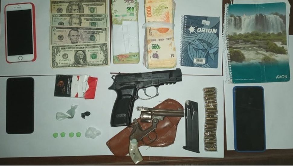 Dos rojenses fueron detenidos en Salto con drogas y armas de fuego