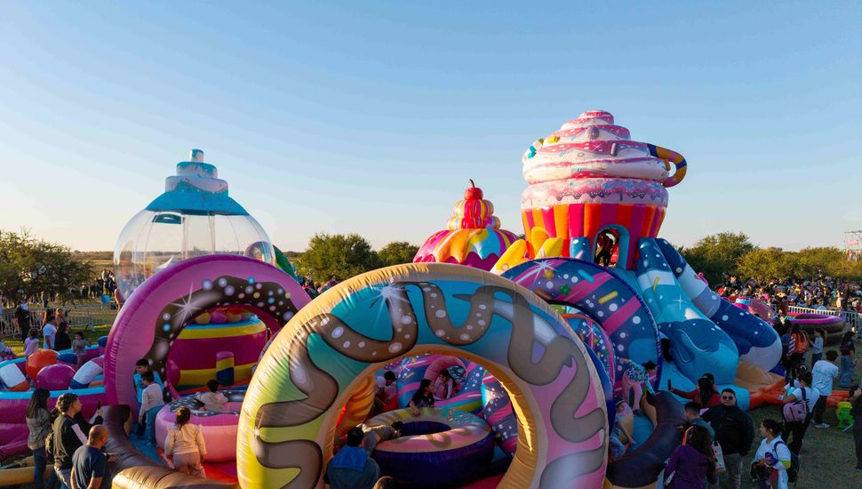 Cómo es el parque inflable más grande de la Argentina y dónde queda
