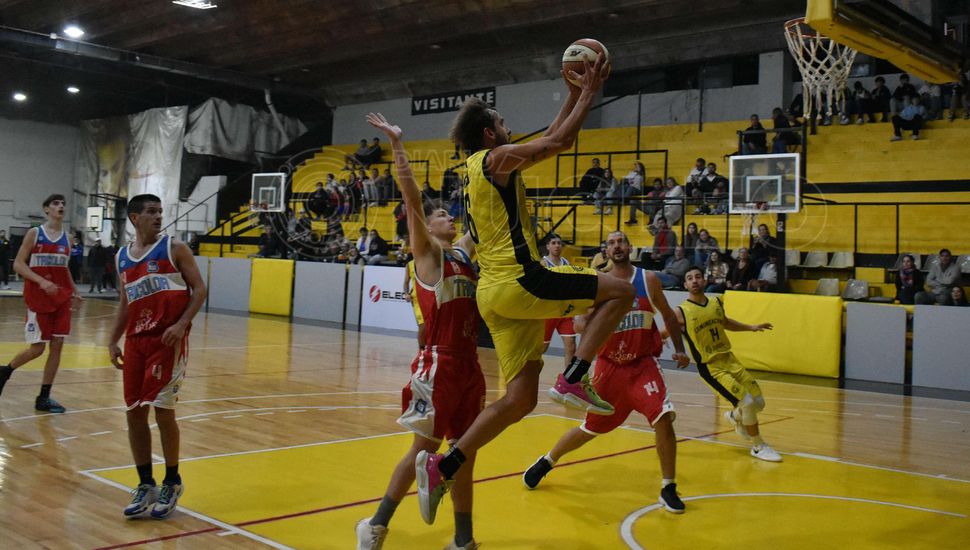 Comunicaciones y Ricardo Gutiérrez abren las llaves de semifinales