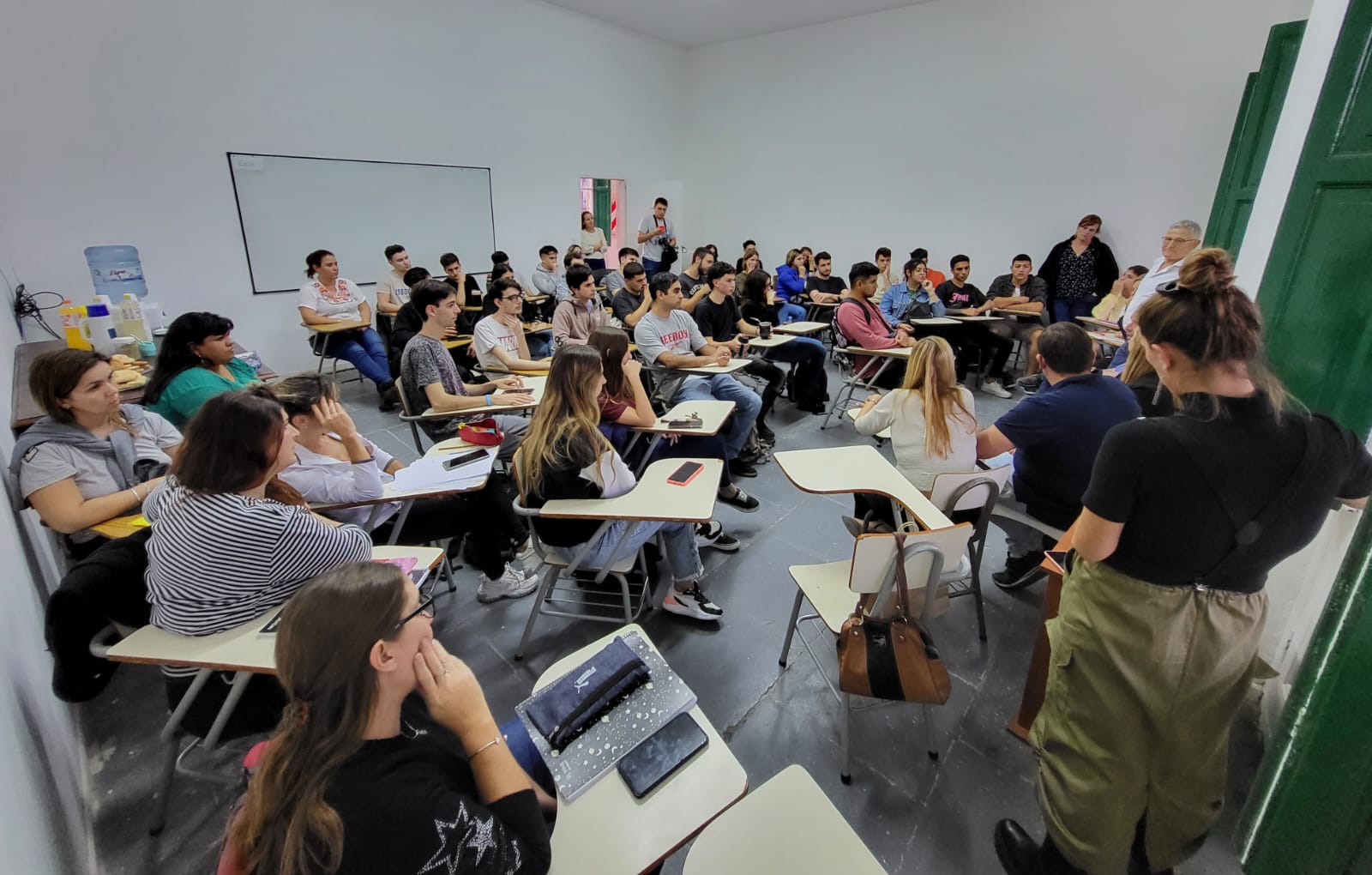 Bouvier compartió una charla con estudiantes de la UNNOBA • Diario Núcleo
