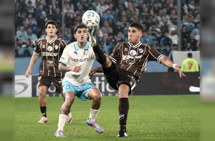 Platense dio el golpe y dejó en el camino a Racing • Diario Núcleo